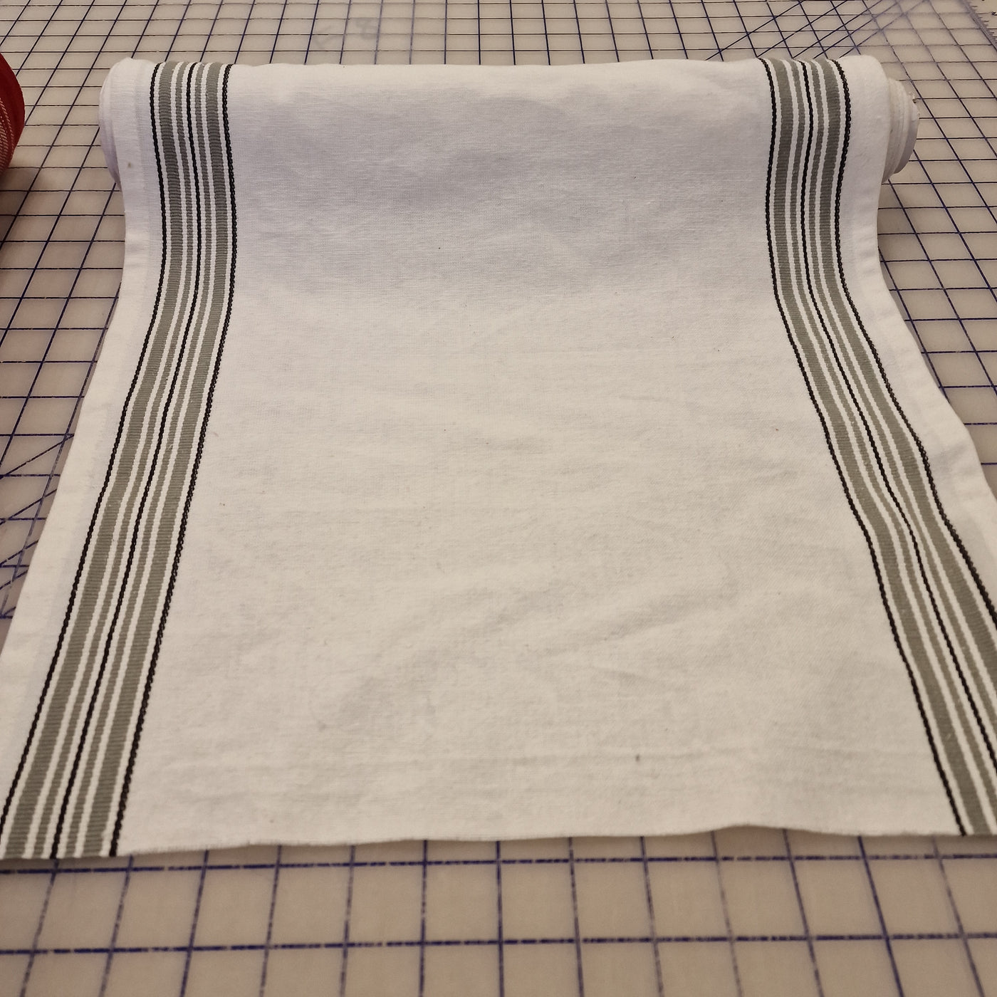 Moda Toweling - hvit med grå striper