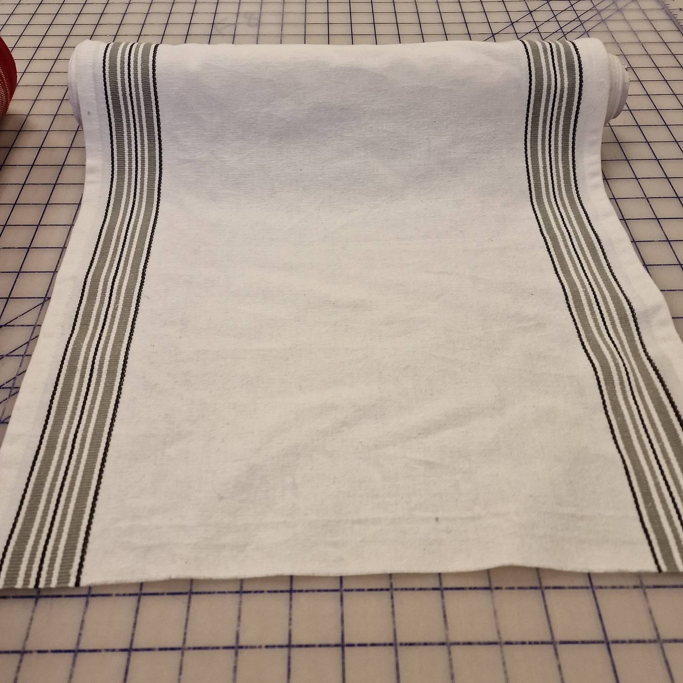 Moda Toweling - hvit med grå striper