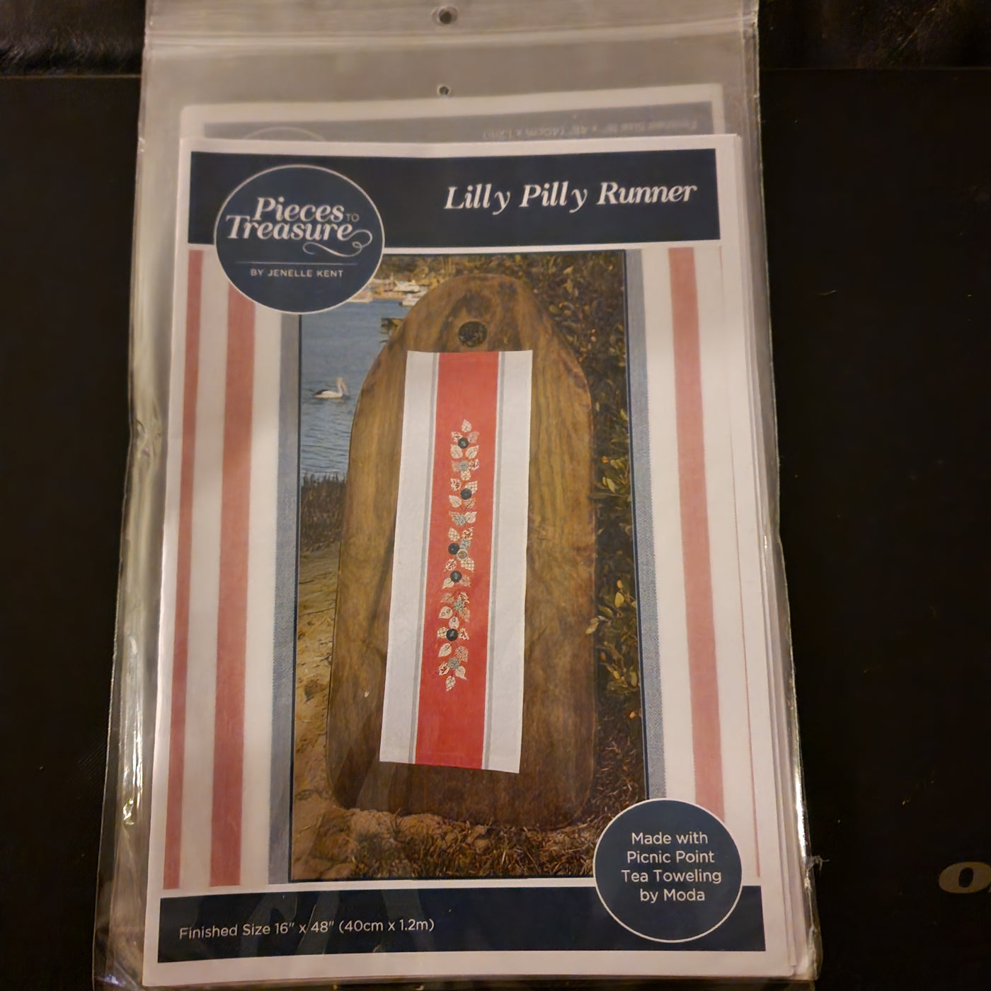 Lilly Pilly Runner