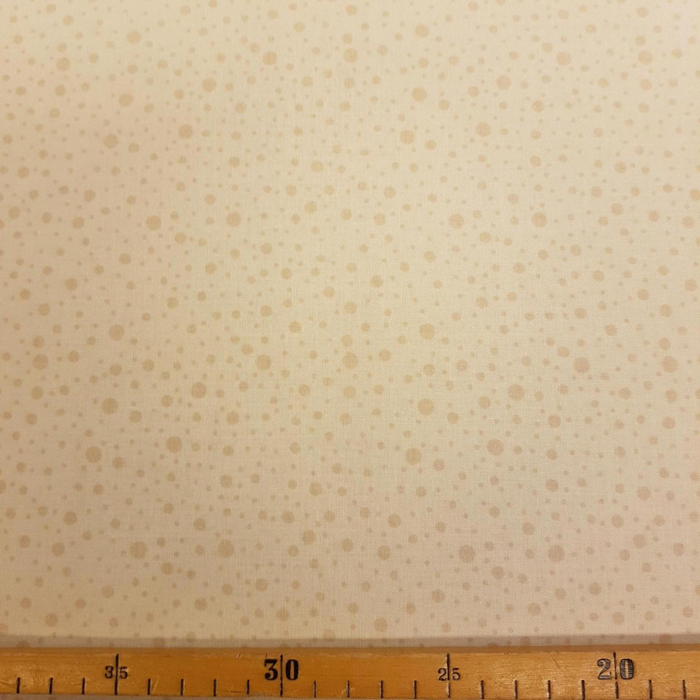 Beige med litt mørkere beige mønster 39090