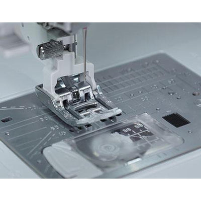 Janome Skyline S7